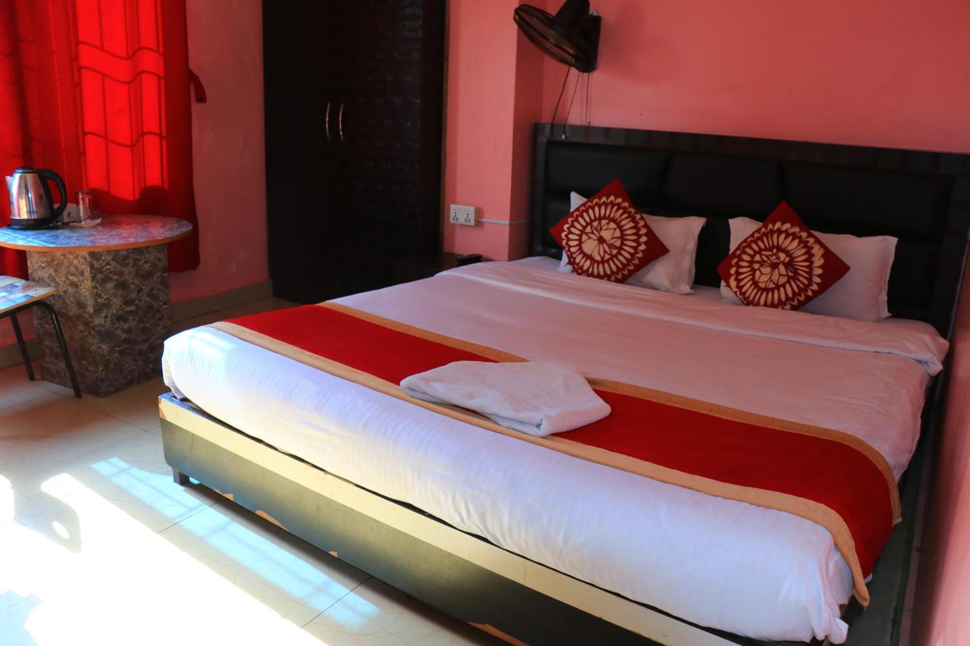 Hotel Megha Heritage Surkhet Екстериор снимка