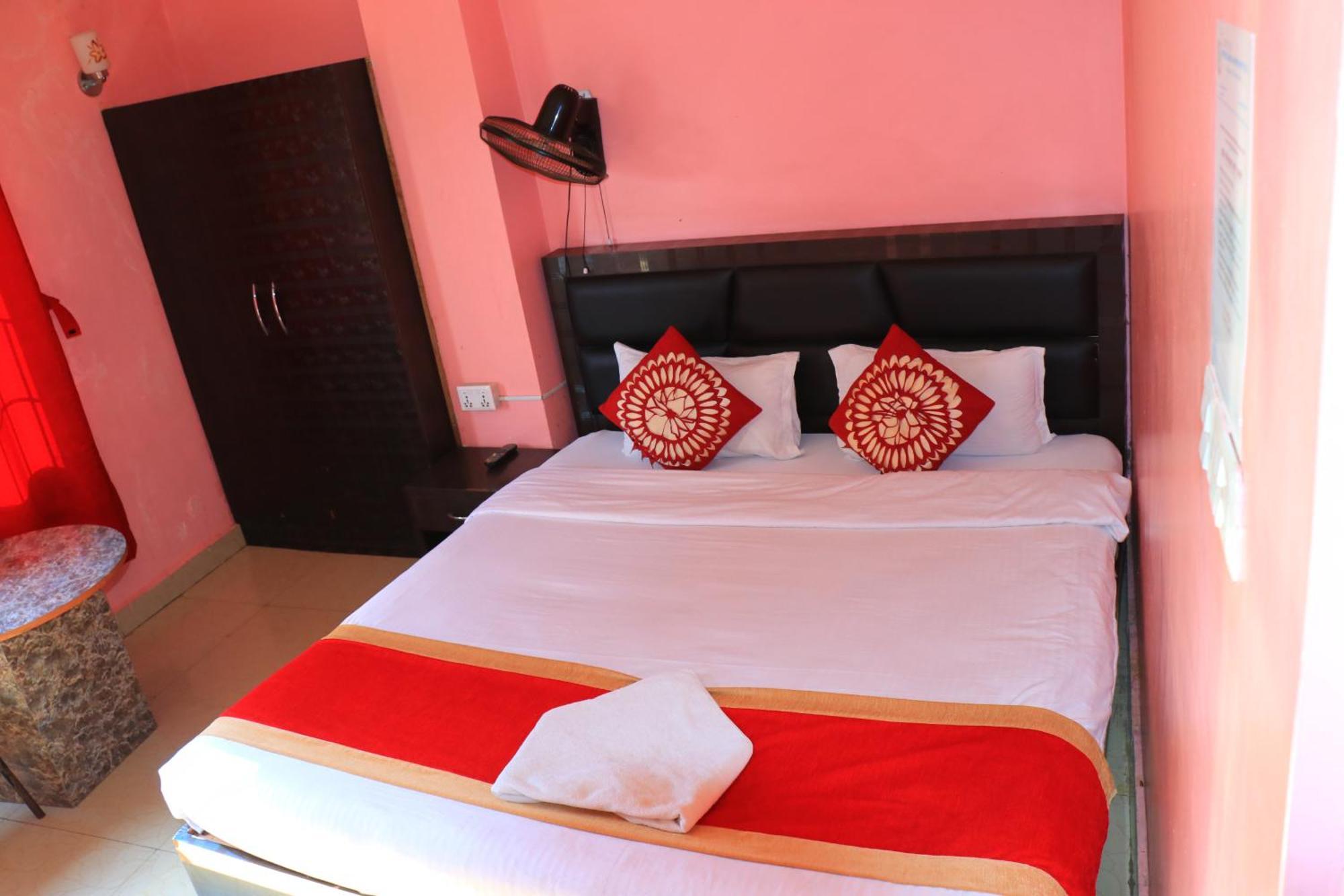 Hotel Megha Heritage Surkhet Екстериор снимка