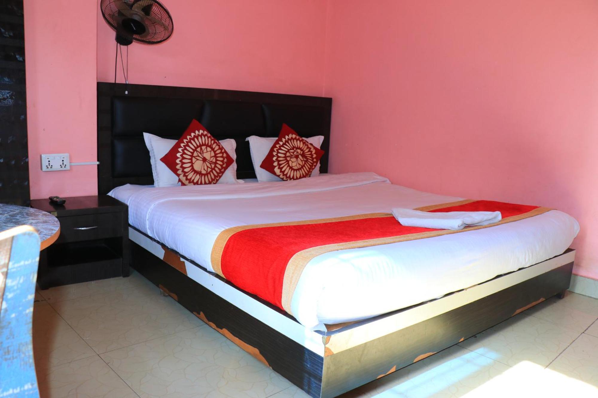 Hotel Megha Heritage Surkhet Екстериор снимка