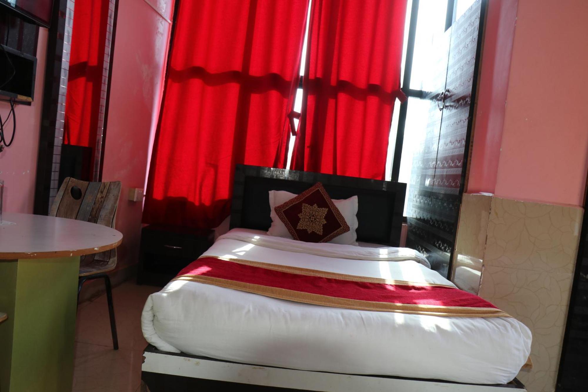 Hotel Megha Heritage Surkhet Екстериор снимка